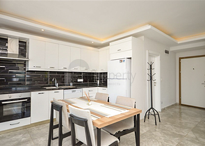 Пентхаус планировкой 2+1 с видом на Средиземное море всего в 400 м до пляжа района Каргыджак