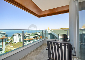 Пентхаус планировкой 2+1 с видом на Средиземное море всего в 400 м до пляжа района Каргыджак