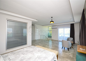 Пентхаус планировкой 2+1 с видом на Средиземное море всего в 400 м до пляжа района Каргыджак