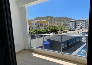 Квартира 1+1 в новом комплексе в Газипаша в 600 м от моря