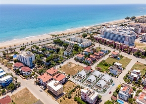 Вилла 3+1 с джакузи на крыше в 250 м от моря