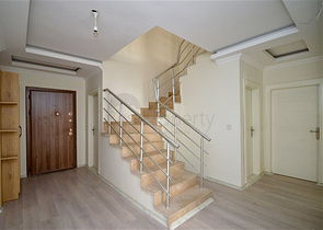 Пентхаус планировки 7+1 с отдельной кухней в центре Алании