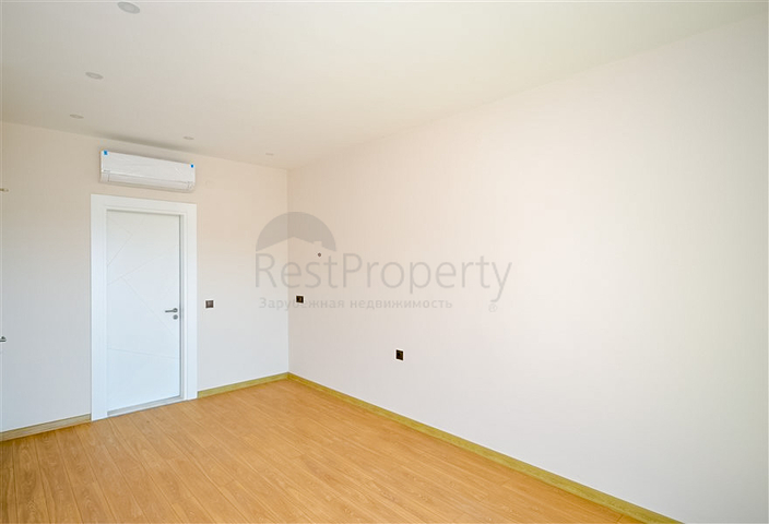 Двухэтажный пентхаус 3+1 с закрытым паркингом и видом на море в Алании