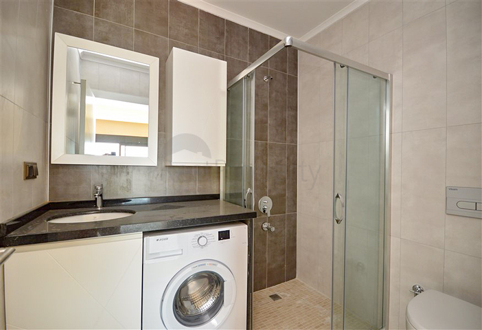 Двухэтажный пентхаус 3+1 с закрытым паркингом и видом на море в Алании