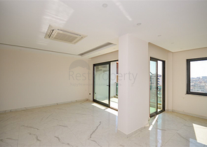 Двухэтажный пентхаус 3+1 с закрытым паркингом и видом на море в Алании