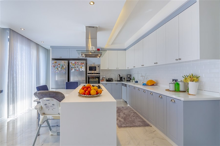 Просторный петнтхаус в районе Оба