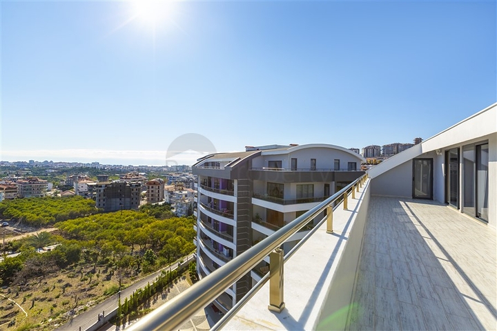 Просторный петнтхаус в районе Оба