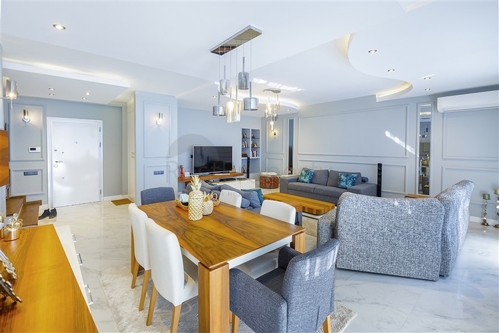 Просторный петнтхаус в районе Оба