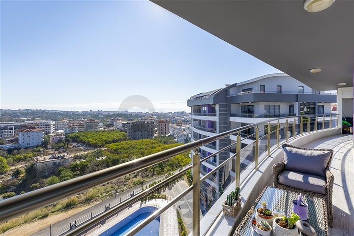 Просторный петнтхаус в районе Оба