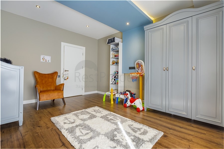 Просторный петнтхаус в районе Оба