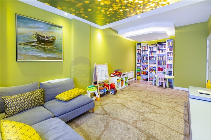 Просторный петнтхаус в районе Оба