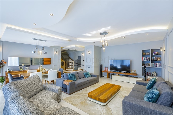 Просторный петнтхаус в районе Оба