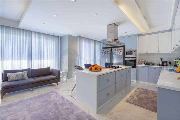 Просторный петнтхаус в районе Оба