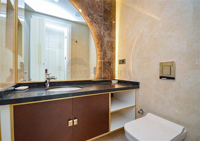 Пентхаус 2+1 с красивым видом в районе пляжа Клеопатры на аренду