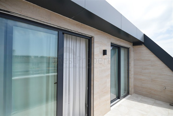 Пентхаус 2+1 с красивым видом в районе пляжа Клеопатры на аренду