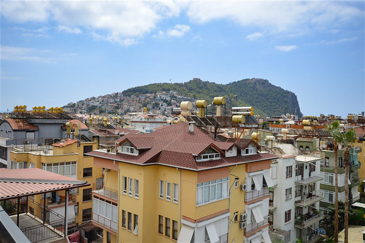 Пентхаус 2+1 с красивым видом в районе пляжа Клеопатры на аренду