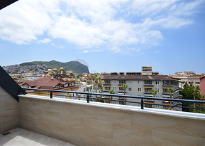 Пентхаус 2+1 с красивым видом в районе пляжа Клеопатры на аренду