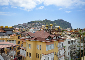 Пентхаус 2+1 с красивым видом в районе пляжа Клеопатры на аренду