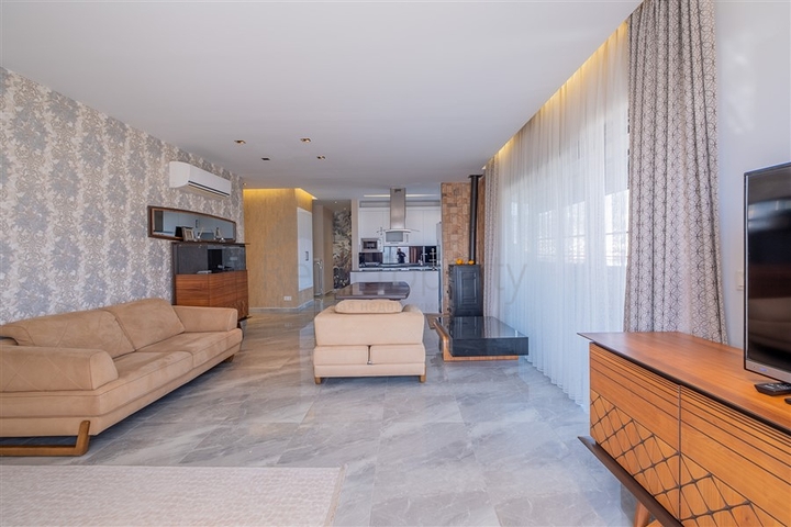 Пентхаус 4+1 всего в 100 метрах от Средиземного моря в районе Оба