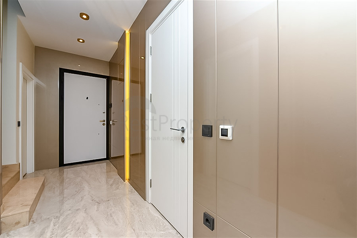 Пентхаус 3+1 в центре Алании с потрясающими видовыми характеристиками