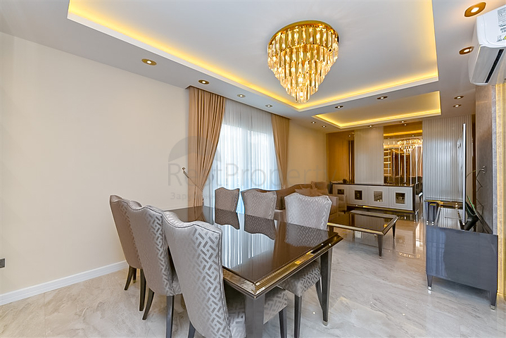 Пентхаус 3+1 в центре Алании с потрясающими видовыми характеристиками