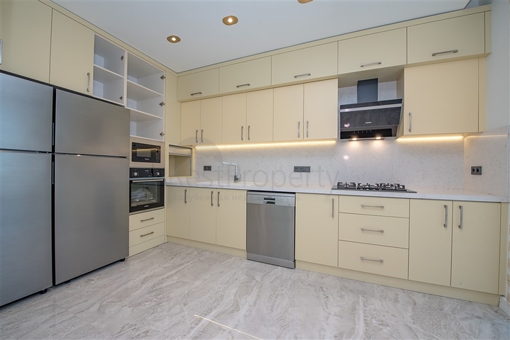 Пентхаус 3+1 в центре Алании с потрясающими видовыми характеристиками