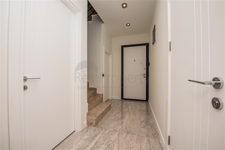 Пентхаус 3+1 в центре Алании с потрясающими видовыми характеристиками