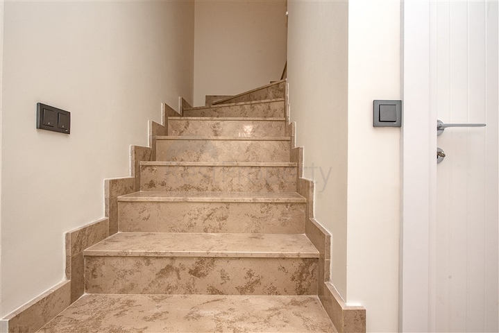 Пентхаус 3+1 в центре Алании с потрясающими видовыми характеристиками