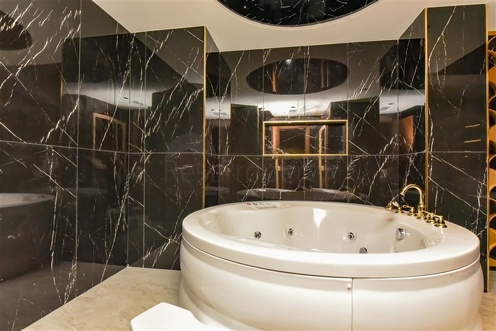 Пентхаус 3+1 в центре Алании с потрясающими видовыми характеристиками