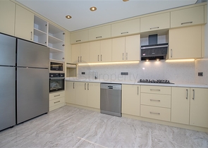 Пентхаус 3+1 в центре Алании с потрясающими видовыми характеристиками