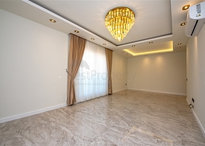 Пентхаус 3+1 в центре Алании с потрясающими видовыми характеристиками