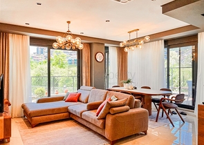 Просторная квартира 3+1 в новом комплексе с полной инфраструктурой 