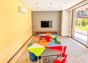 Просторная квартира 3+1 в новом комплексе с полной инфраструктурой 