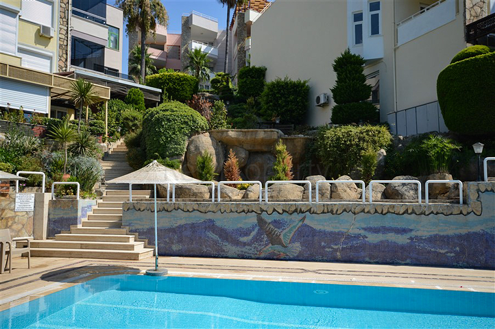 Вилла в сите 3+1 с отдельной кухней и видом на горы и море в районе Кестель