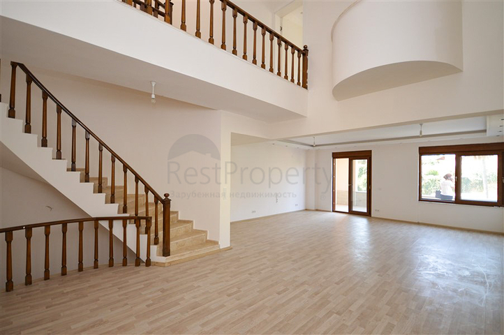 Вилла в сите 3+1 с отдельной кухней и видом на горы и море в районе Кестель