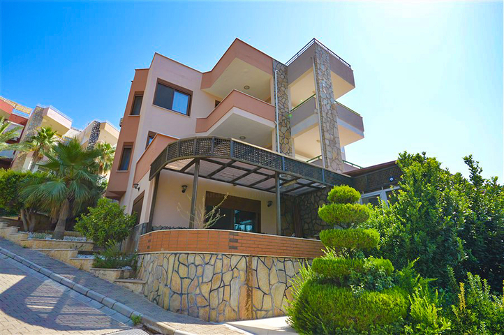 Вилла в сите 3+1 с отдельной кухней и видом на горы и море в районе Кестель