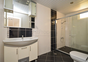 Вилла в сите 3+1 с отдельной кухней и видом на горы и море в районе Кестель