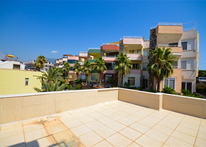 Вилла в сите 3+1 с отдельной кухней и видом на горы и море в районе Кестель