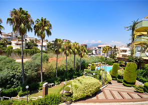 Вилла в сите 3+1 с отдельной кухней и видом на горы и море в районе Кестель