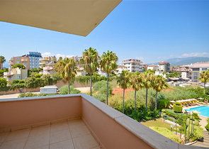 Вилла в сите 3+1 с отдельной кухней и видом на горы и море в районе Кестель