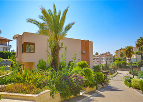 Вилла в сите 3+1 с отдельной кухней и видом на горы и море в районе Кестель