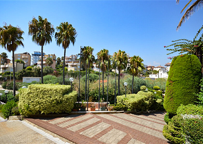 Вилла в сите 3+1 с отдельной кухней и видом на горы и море в районе Кестель