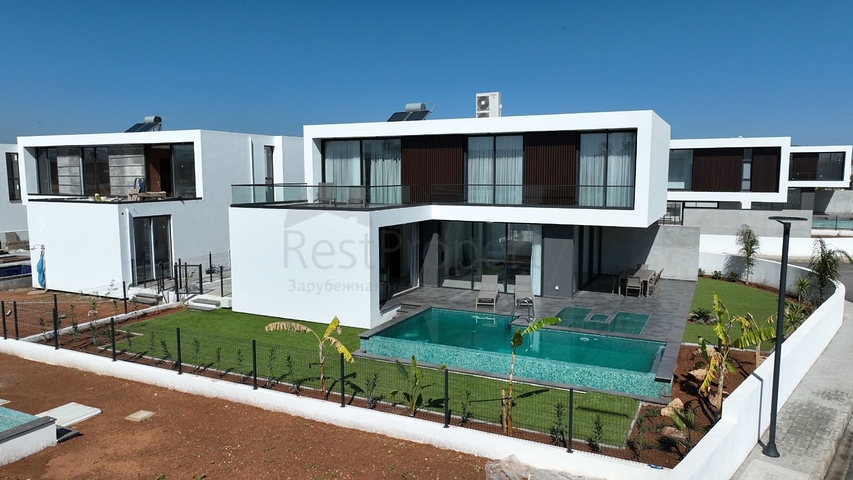 Вилла с индивидуальным дизайн проектом в районе Искеле