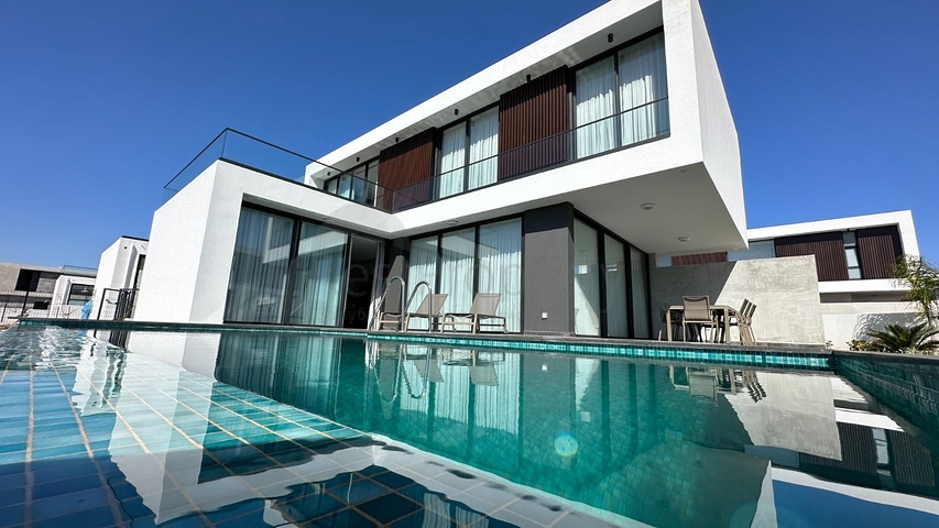 Вилла с индивидуальным дизайн проектом в районе Искеле