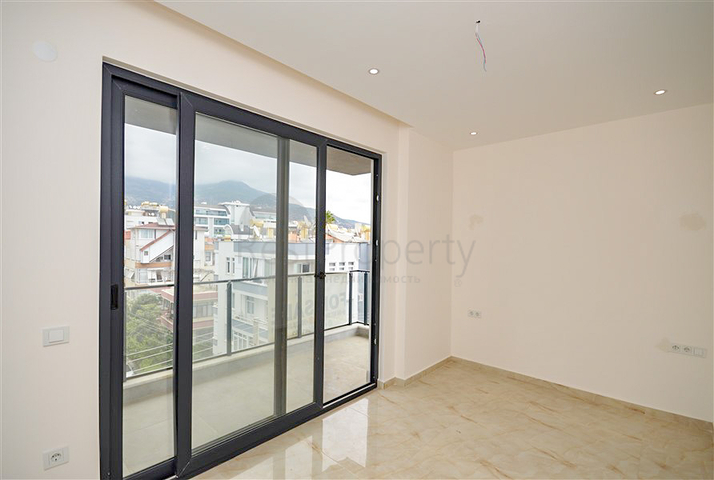 Квартира пентхаус планировки 2+1 в районе Клеопатра