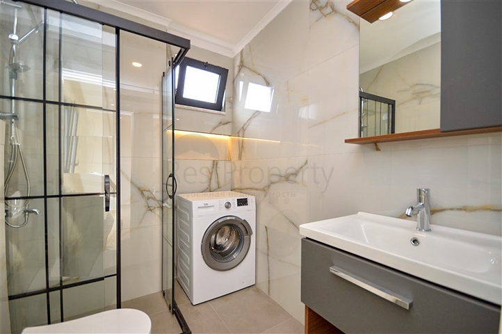 Квартира пентхаус планировки 2+1 в районе Клеопатра