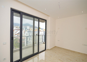 Квартира пентхаус планировки 2+1 в районе Клеопатра