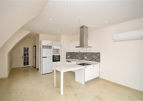 Квартира пентхаус планировки 2+1 в районе Клеопатра