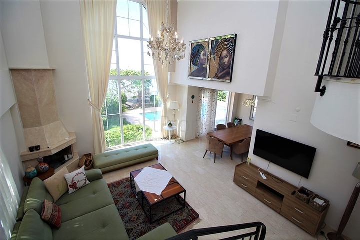 Меблированная отдельностоящая вилла 4+1 в районе Тепе