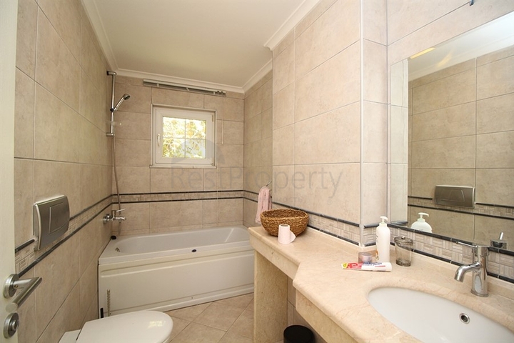 Меблированная отдельностоящая вилла 4+1 в районе Тепе